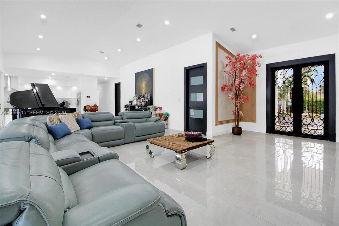 House in Miami, Florida, United States 3 - 17242512