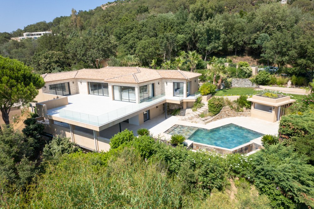 House in Grimaud, Provence-Alpes-Côte d'Azur, France 1 - 13719344