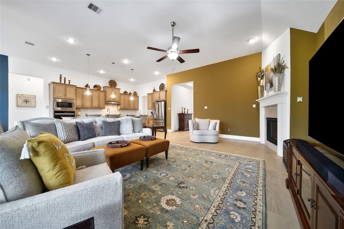 House in Willis, Texas, United States 5 - 17232972