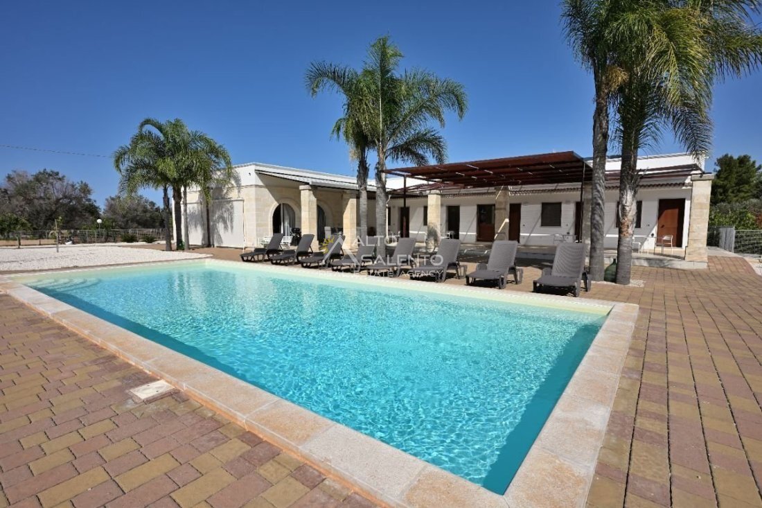Villa en San Vito de los Normanni, Apulia, Italia 1 - 17240629
