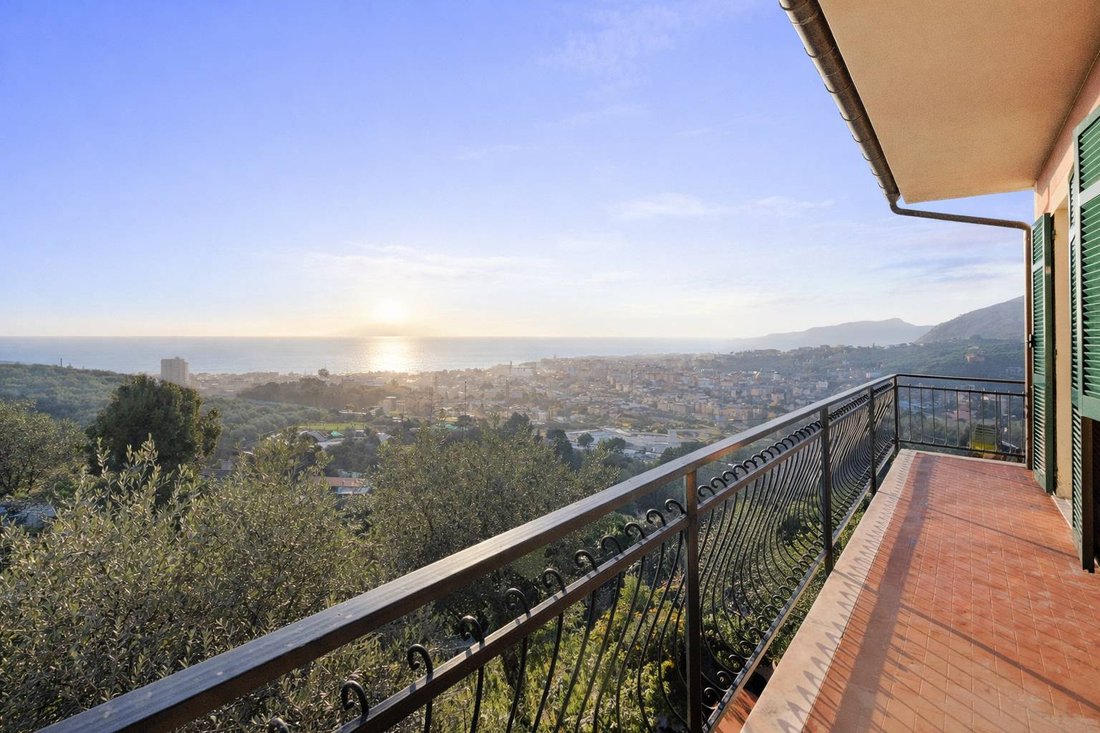 Villa in Lavagna, Liguria, Italy 1 - 17044508