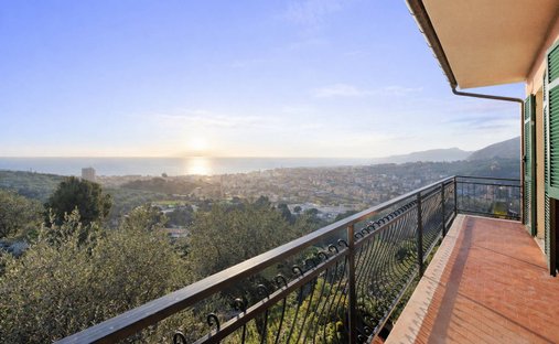 Villa in Lavagna, Ligurien, Italien 1