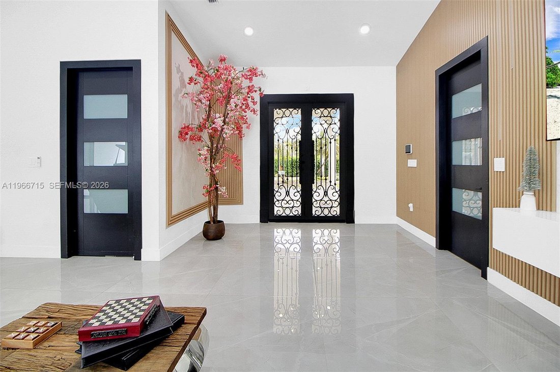 House in Miami, Florida, United States 4 - 17242512