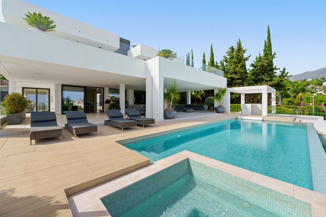 Villa in Puerto Banus, Marbella, Spain 2 - 17241919