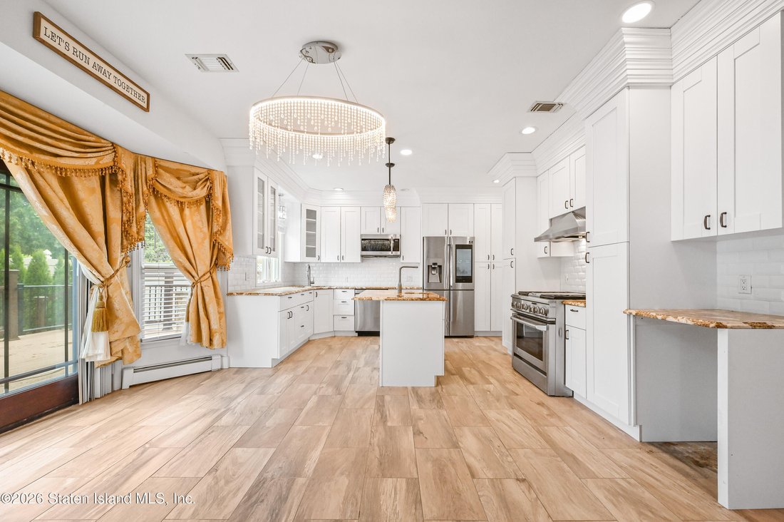 House in New York, New York, United States 3 - 17242470