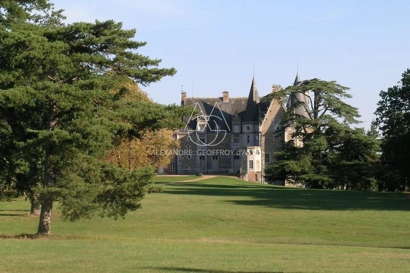 Gigantic 15th Century Castle 140km From Paris On En Chartres, Centro ...
