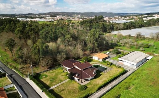 Casa a Ruivaes e Novais, Braga, Portogallo 1
