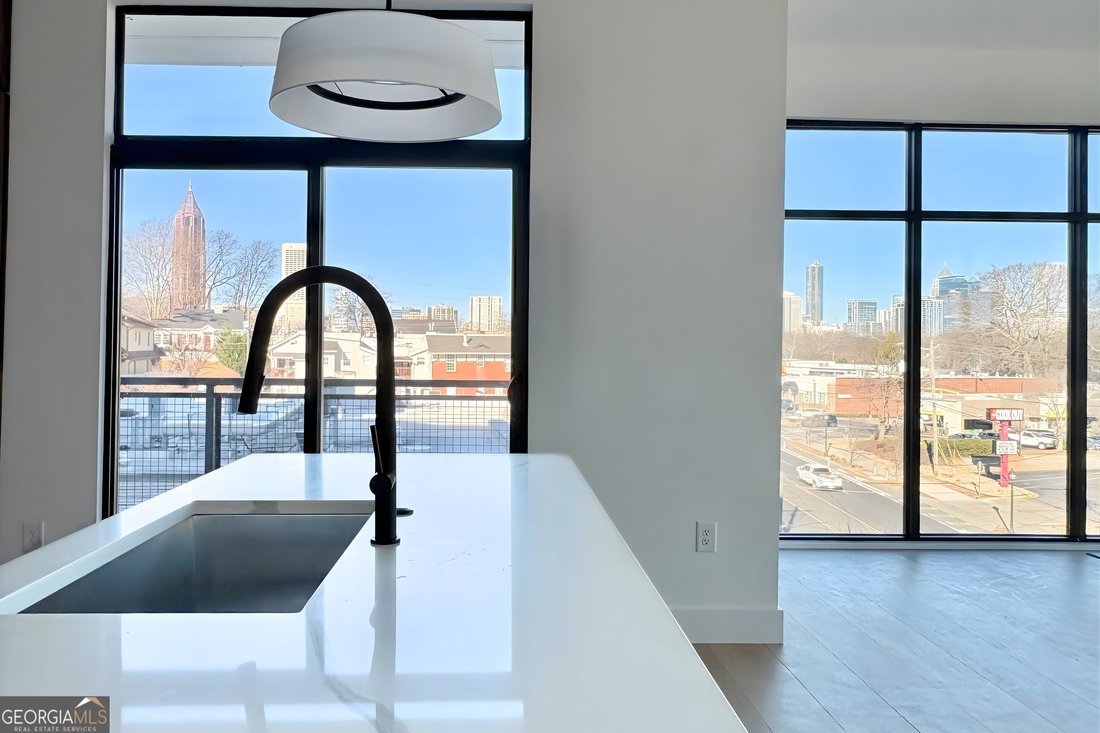 Condo in Atlanta, Georgia, United States 5 - 16990321
