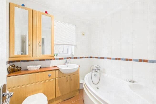 House in Eastcote, Hillingdon, England 2 - 17240207