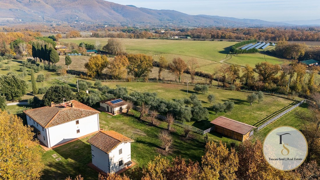Country House in Center, Florence, Tuscany 2 - 16875456
