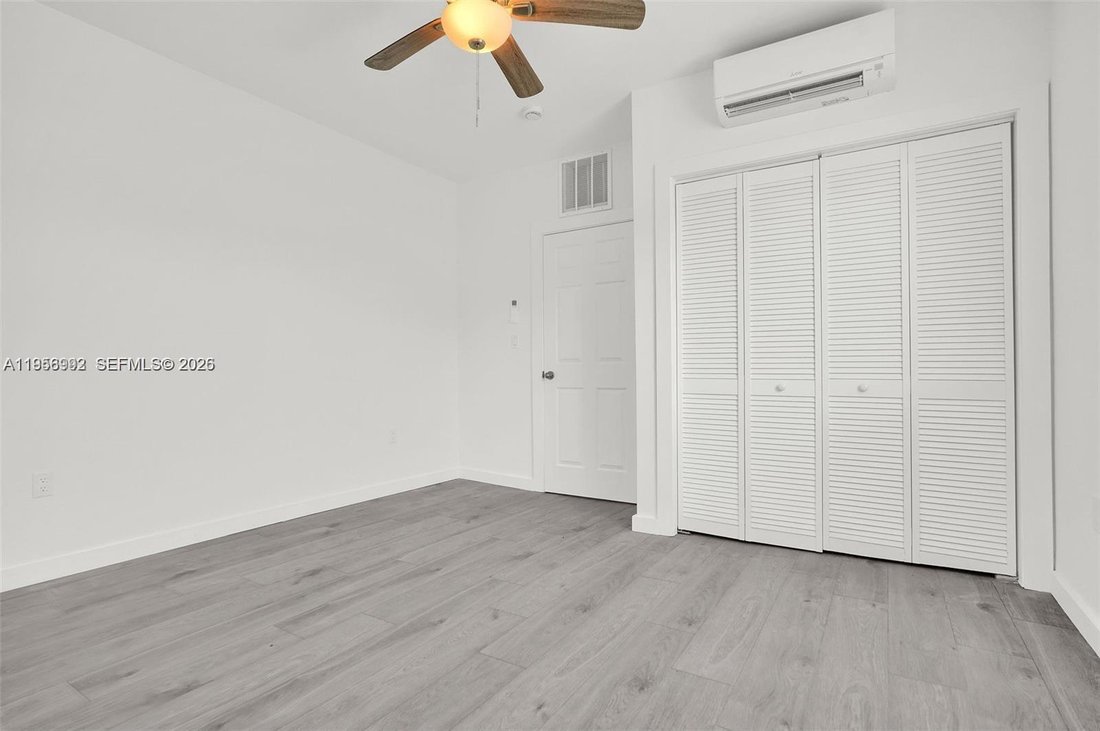 Miami, Florida, United States 3 - 17242566