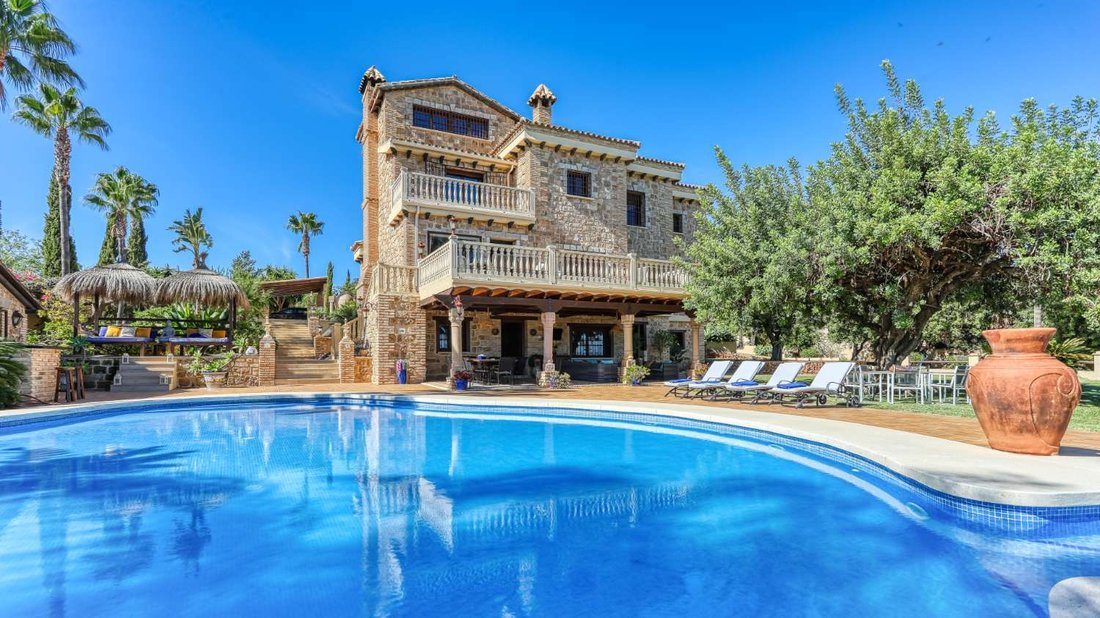 Finca in Alhaurin de la Torre, Andalusia, Spain 1 - 12922196