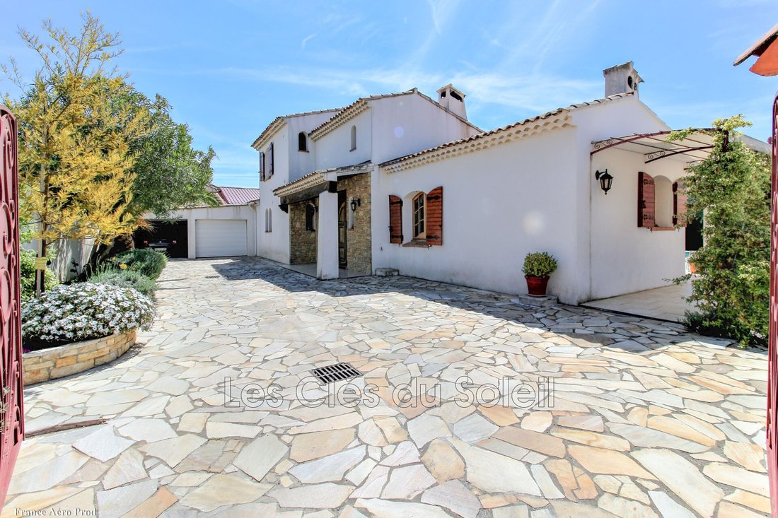 Villa in Sanary-sur-Mer, Provence-Alpes-Côte d'Azur, France 5 - 17241242