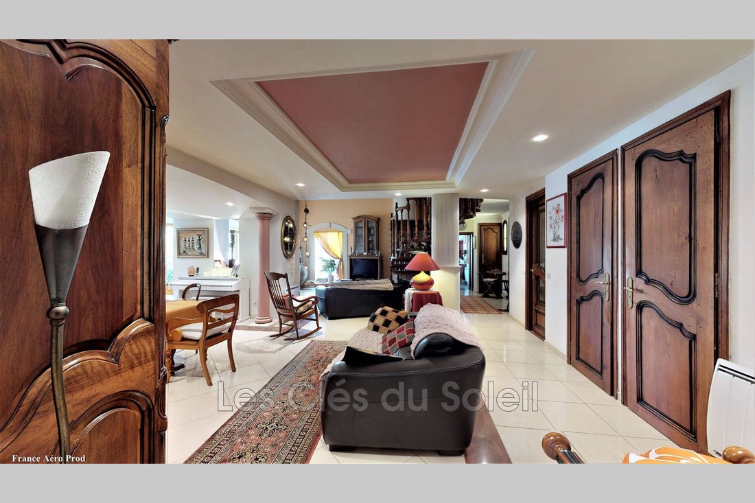 Villa in Sanary-sur-Mer, Provence-Alpes-Côte d'Azur, France 5 - 17241242