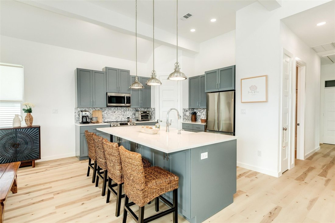 House in Galveston, Texas, United States 4 - 17242855