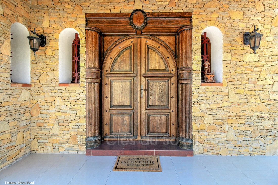 Villa in Sanary-sur-Mer, Provence-Alpes-Côte d'Azur, France 3 - 17241242