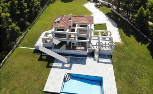 Villa in Pallini Municipal Unit, Macedonia and Thrace, Greece 1