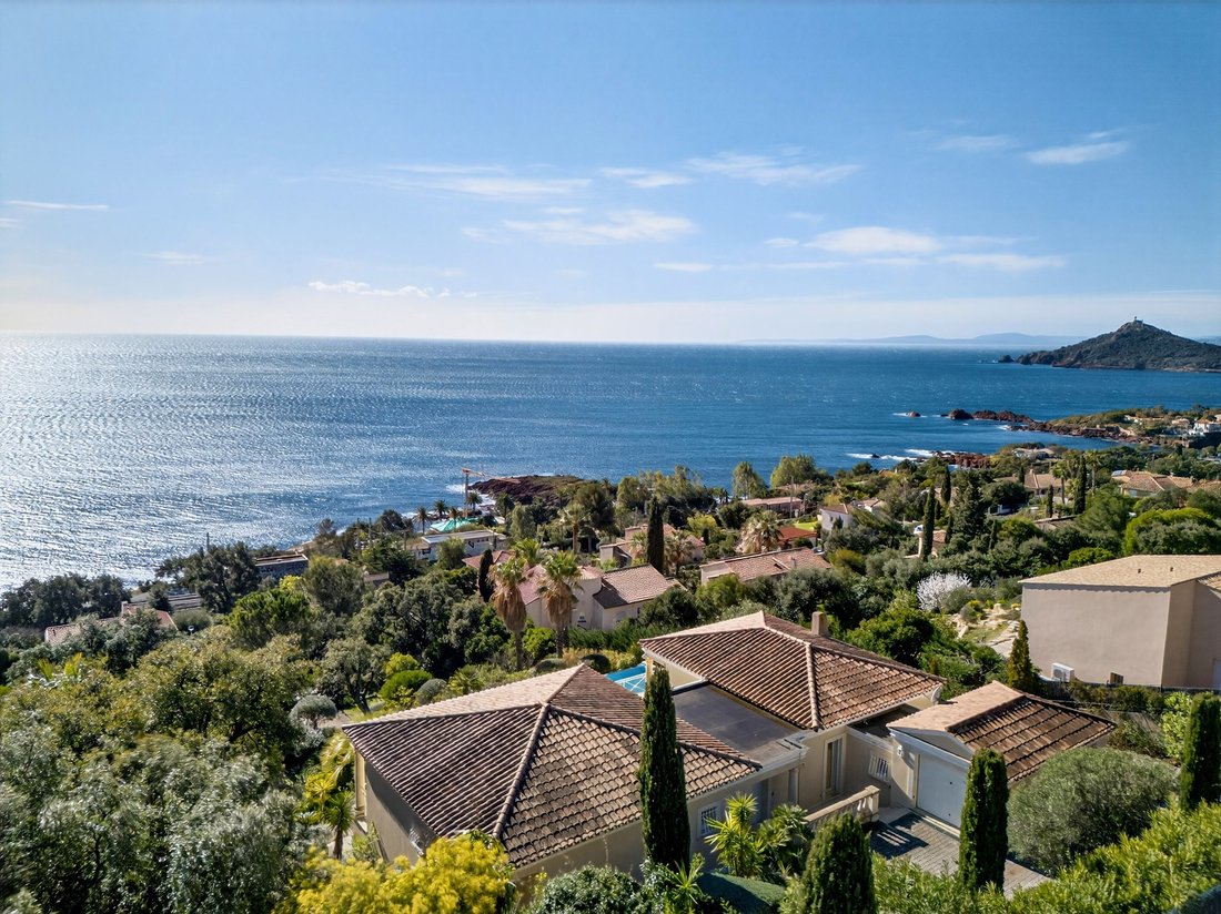 House in Le Dramont-Agay-Anthéor-Le Trayas, Saint-Raphaël, France 3 - 16100985