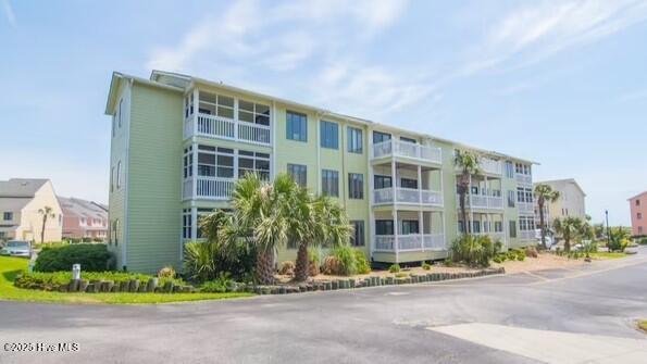 Condo in Emerald Isle, North Carolina, United States 2 - 17243580