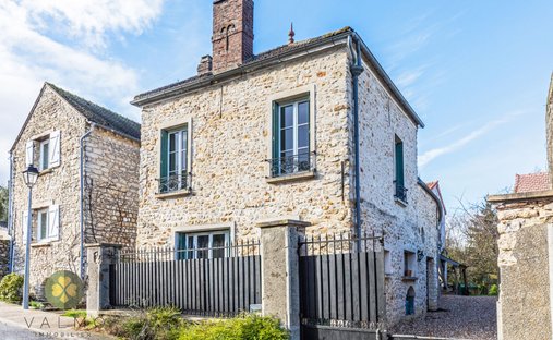 House in Marcq, Ile-de-France, France 1