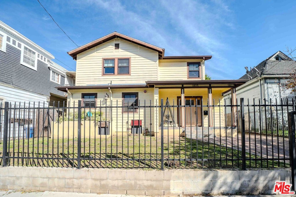 Los Angeles, California, United States 1 - 17243770