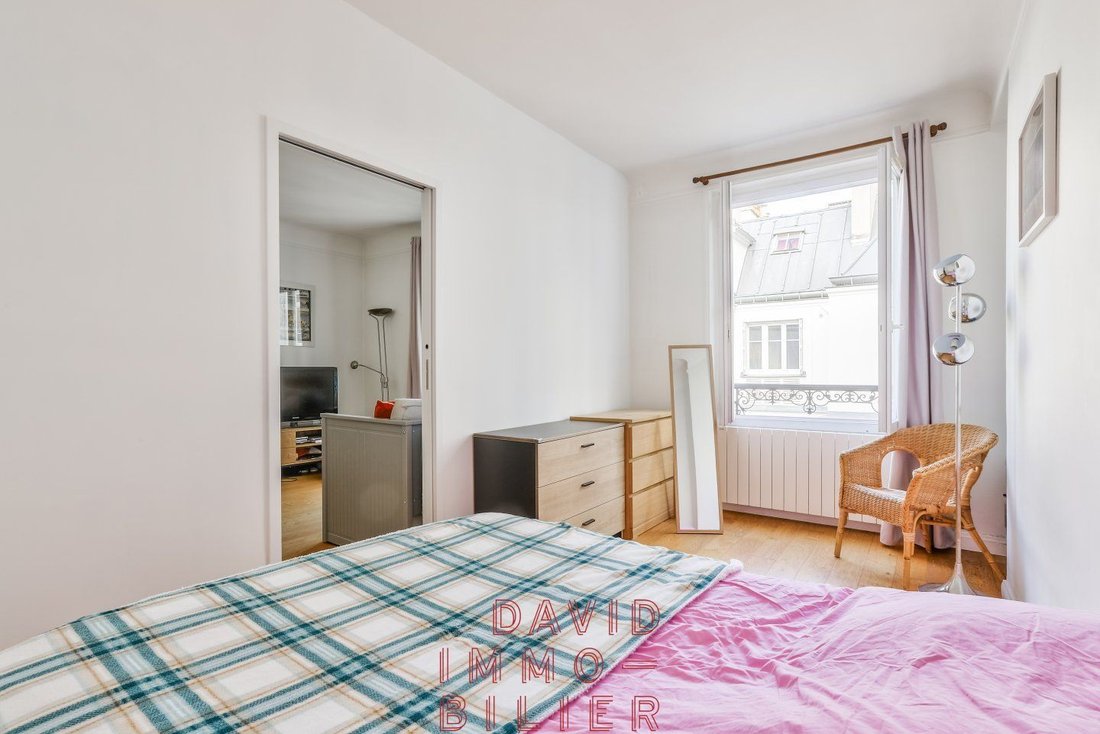 Apartment in Lorette-Martyrs, Paris 9e Arrondissement, Paris 4 - 17241353