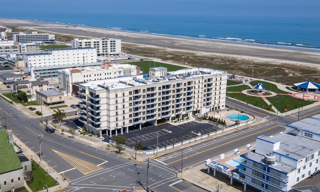 Condo in Wildwood, New Jersey, United States 1 - 17242014