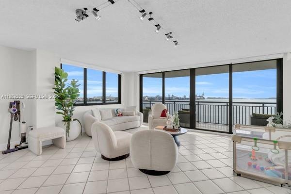 Condo in Miami, Florida, United States 2 - 17240088