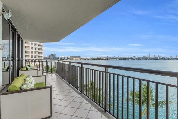 Condo in Miami, Florida, United States 1 - 17240088