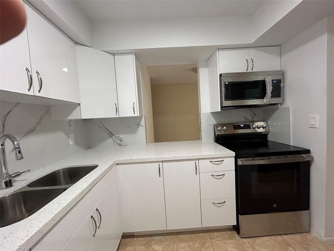 House in North Lauderdale, Florida, United States 4 - 17240166