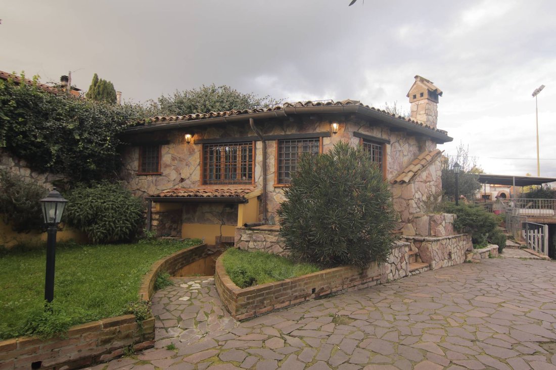 Villa in Monte Caminetto, Lazio, Italy 1 - 17044492