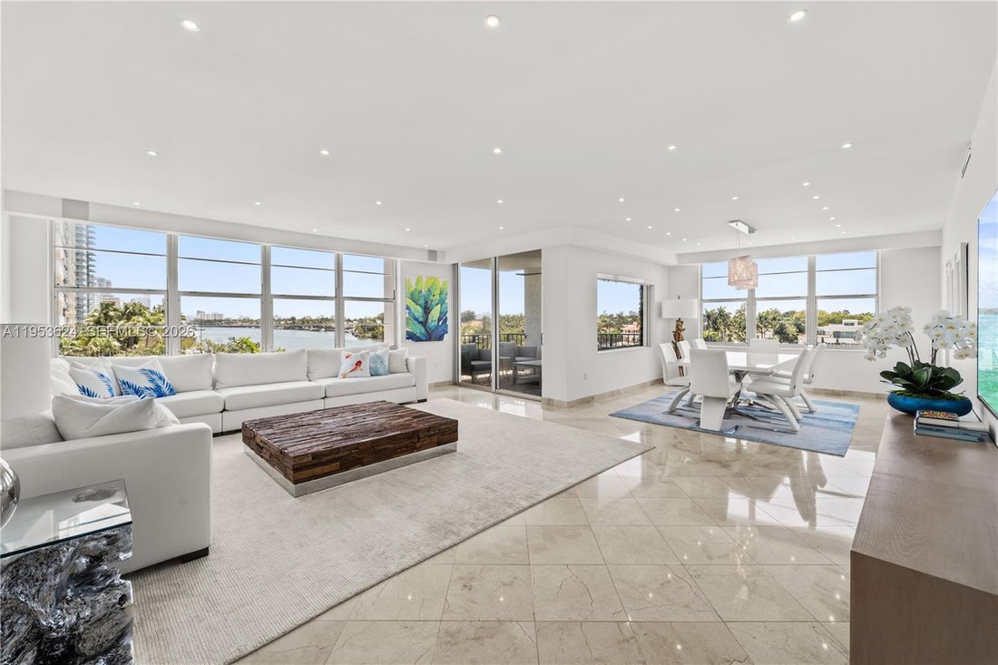 Condo in Miami Beach, Florida, United States 3 - 17240079