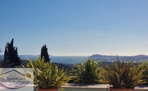 Villa in Nord Est, Ollioules, France 1