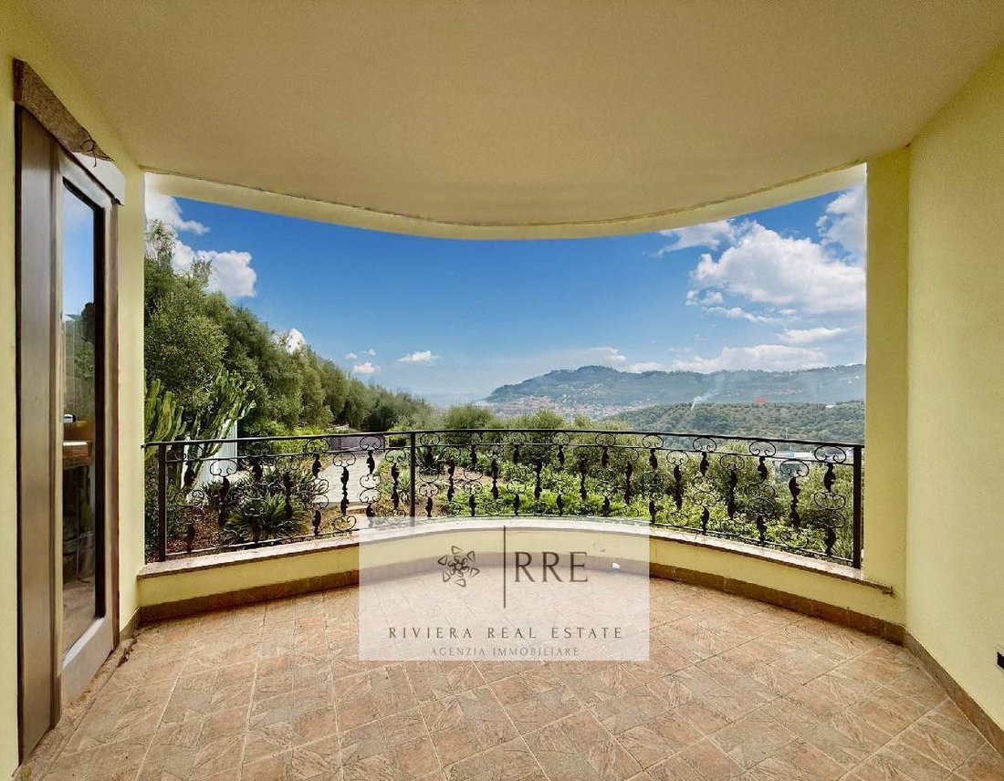 Villa in Diano Castello, Liguria, Italy 1 - 17244514