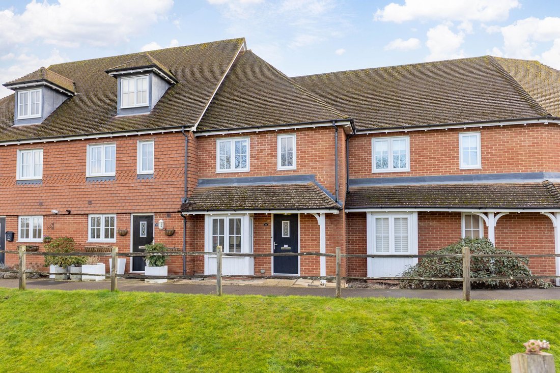House in Horley, England 1 - 17241547