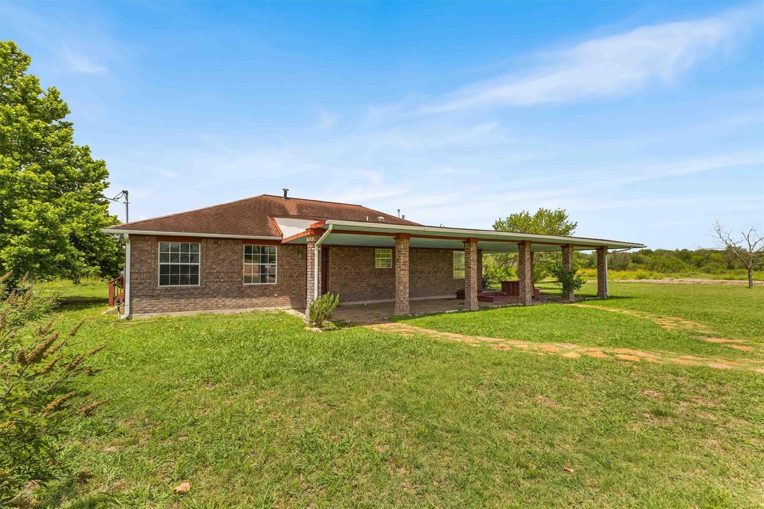 House in Elgin, Texas, United States 3 - 17243723