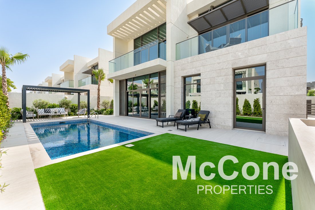 Villa in MBR City / Mohammed Bin Rashid City, Dubai, United Arab Emirates 1 - 17240995