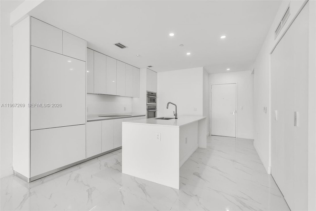 Condo in Miami, Florida, United States 5 - 17242555