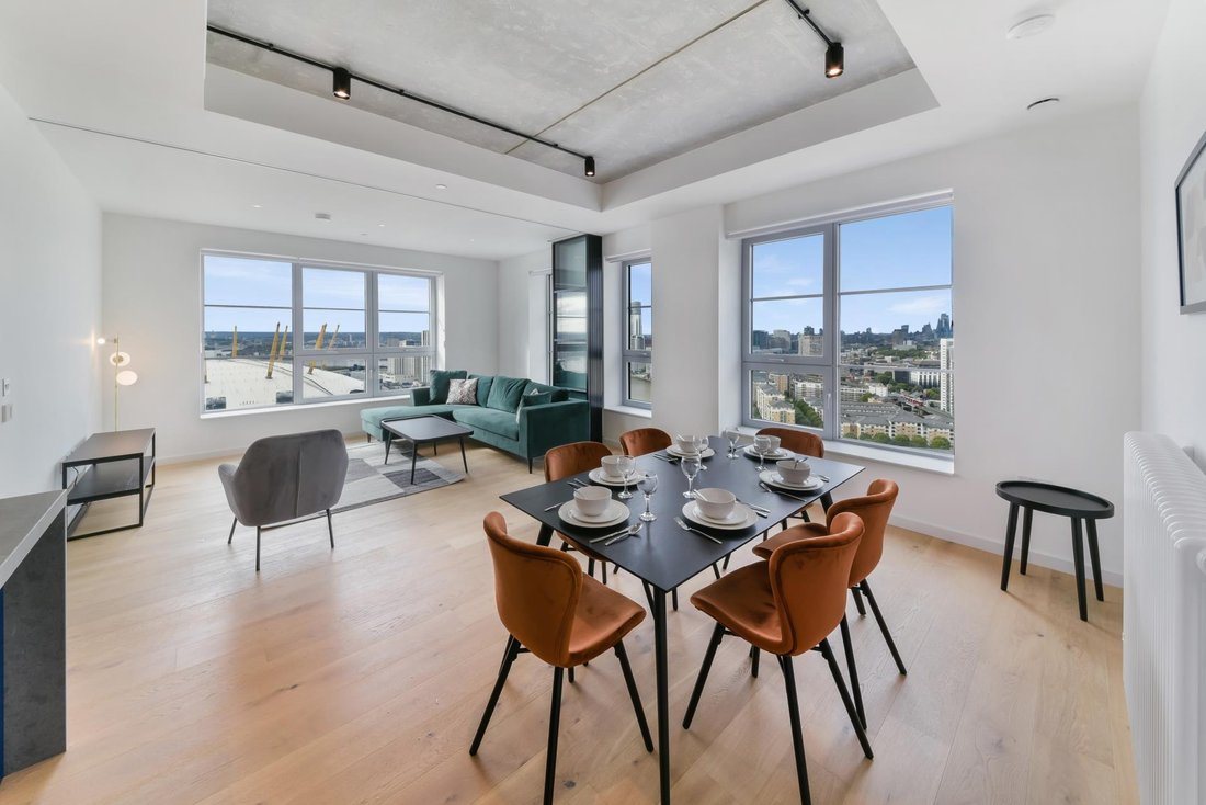 Apartment in Canning Town, Newham, England 1 - 17240347