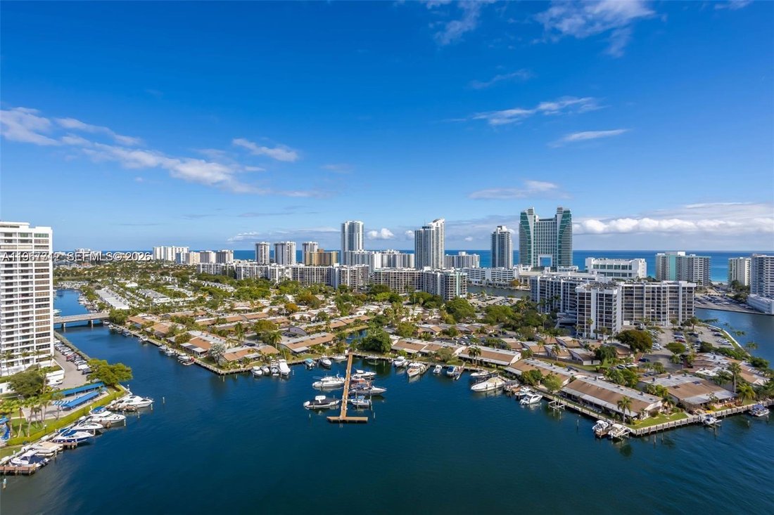 Condo in Hallandale Beach, Florida, United States 1 - 17242543
