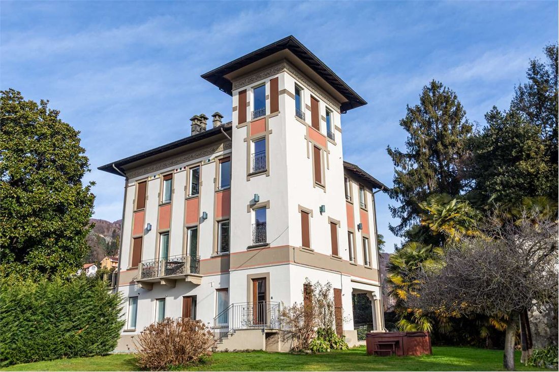 Villa in Lesa, Piedmont, Italy 1 - 17243896