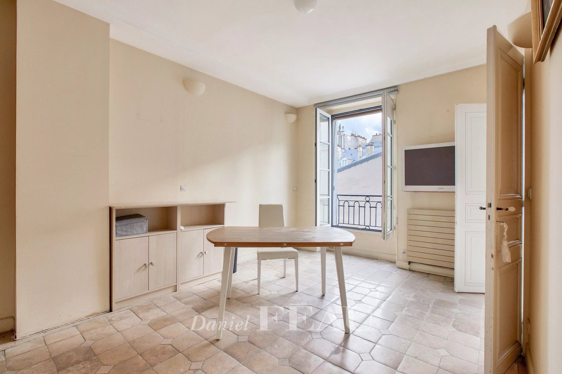 Apartment in Saint Thomas d'Aquin, Paris 7e Arrondissement, Paris 4 - 17090954