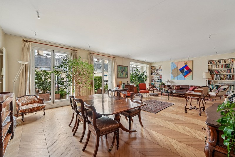 Apartment in Triangle d'Or, Paris 8e Arrondissement, Paris 2 - 17242695