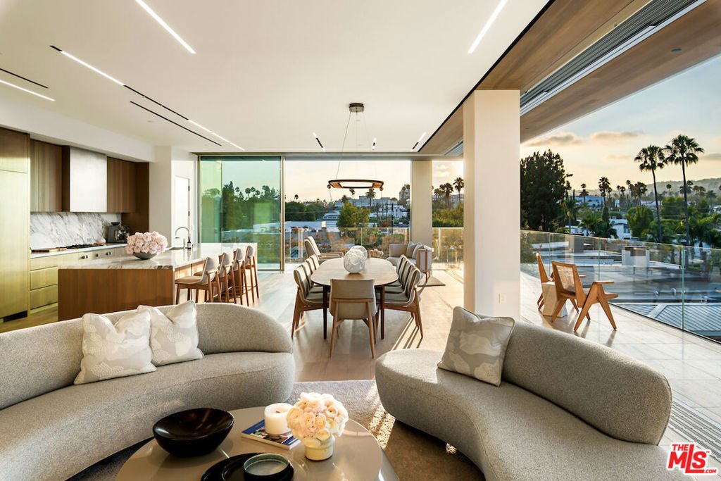 Condo in West Hollywood, California, United States 5 - 17243817