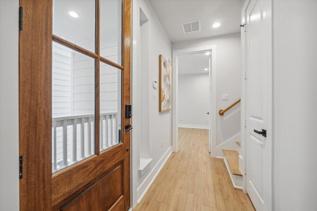 House in Houston, Texas, United States 3 - 17242898