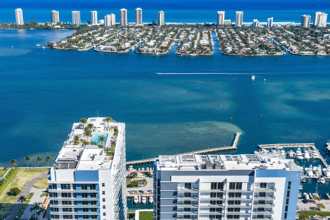 Condo in Lake Park, Florida, United States 4 - 17104199