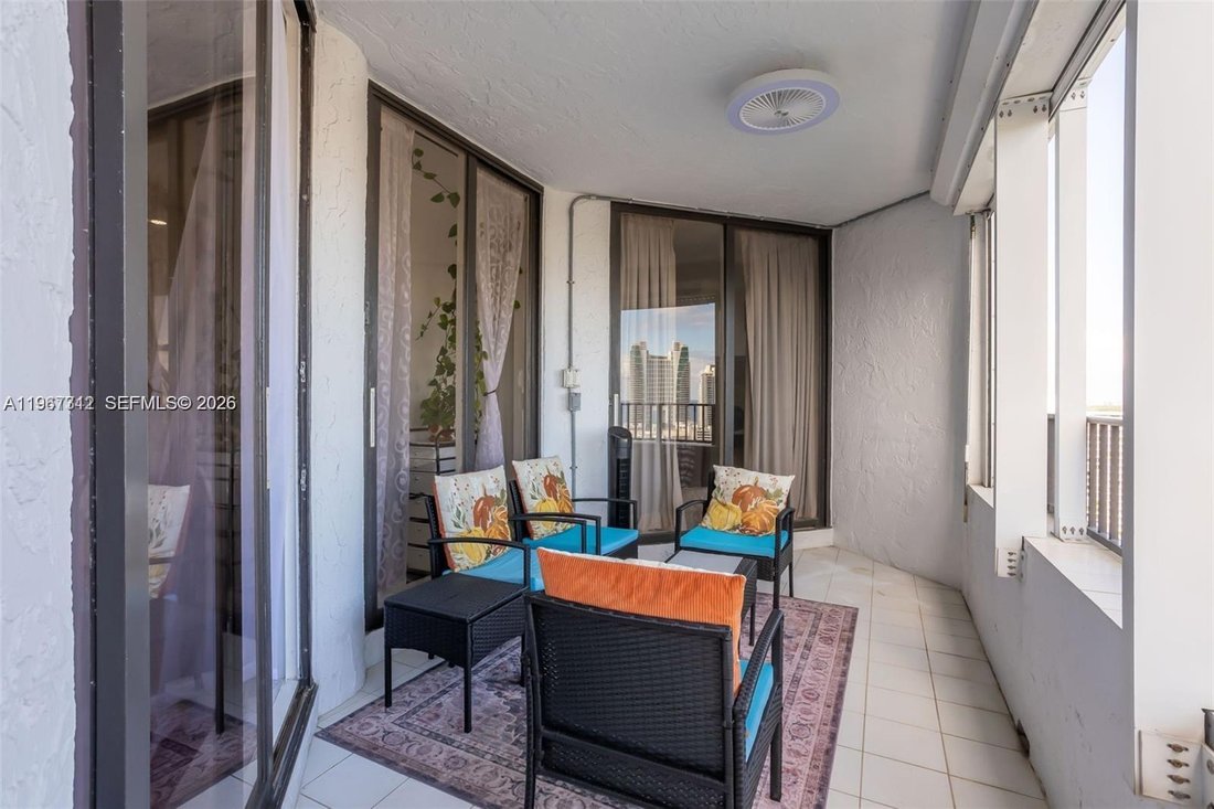 Condo in Hallandale Beach, Florida, United States 4 - 17242543