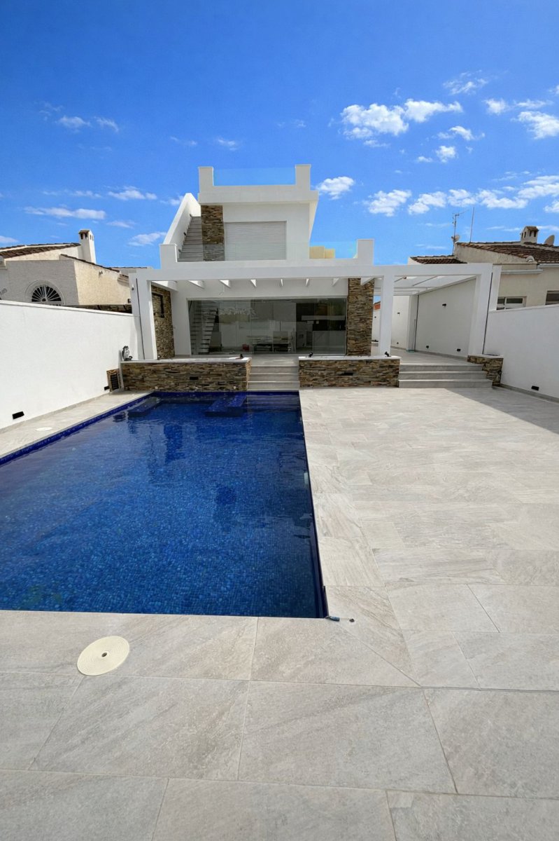 Villa in Torrevieja, Valencian Community, Spain 1 - 14391905