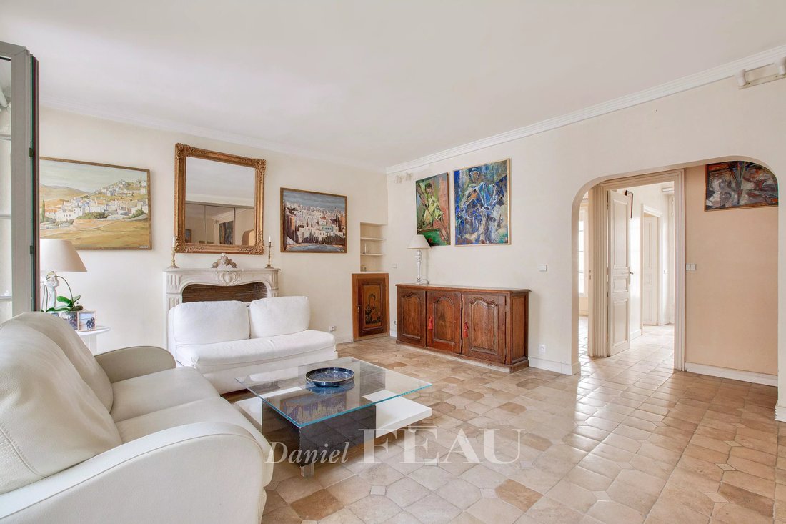 Apartment in Saint Thomas d'Aquin, Paris 7e Arrondissement, Paris 2 - 17090954
