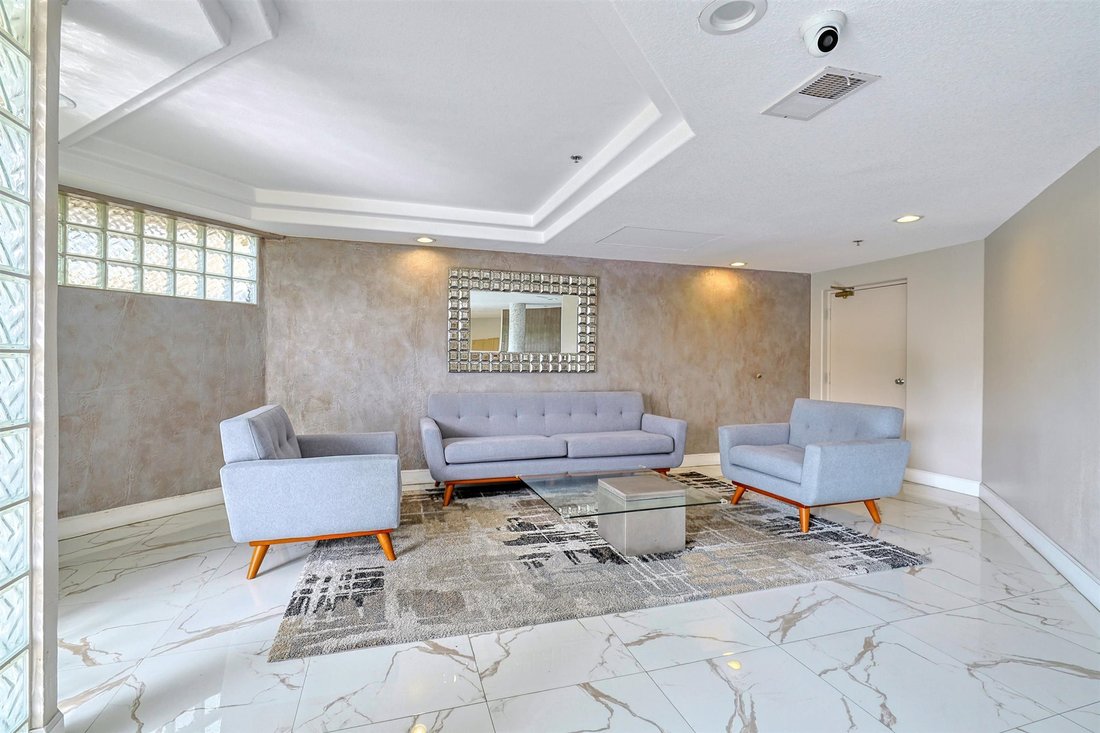 Condo in Los Angeles, California, United States 3 - 17243048